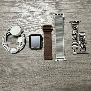 Apple Watch Series 3 38mm - Smartwatch with replacement bands